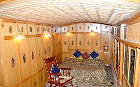 Hotel Shah Abbas Srinagar