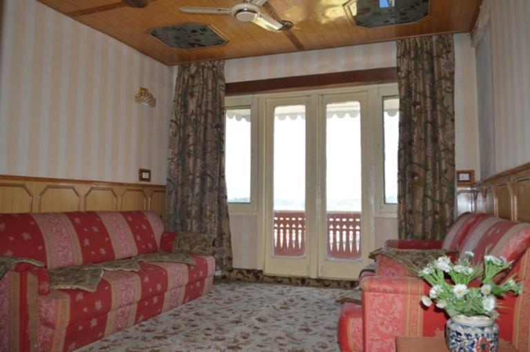Shah Abbas Hotel At Dal Lake Srinagar  Exterior photo